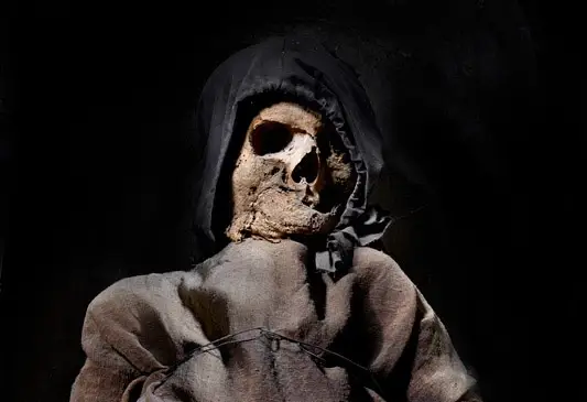 The mummy of Frate Silvestro da Gubbio, the first friar to be exhibited in the Capuchin Crypt